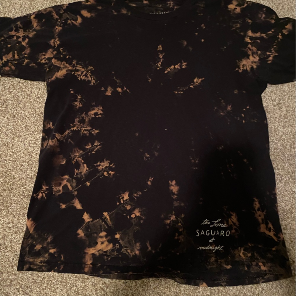 Bleach wash graphic tee size medium